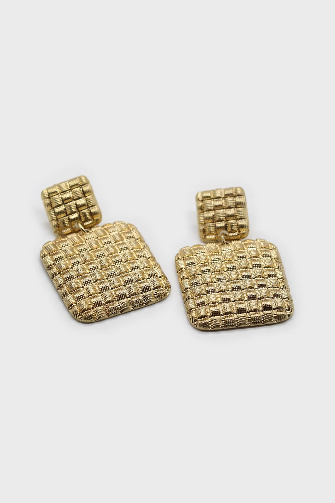 Gold woven square earrings_1