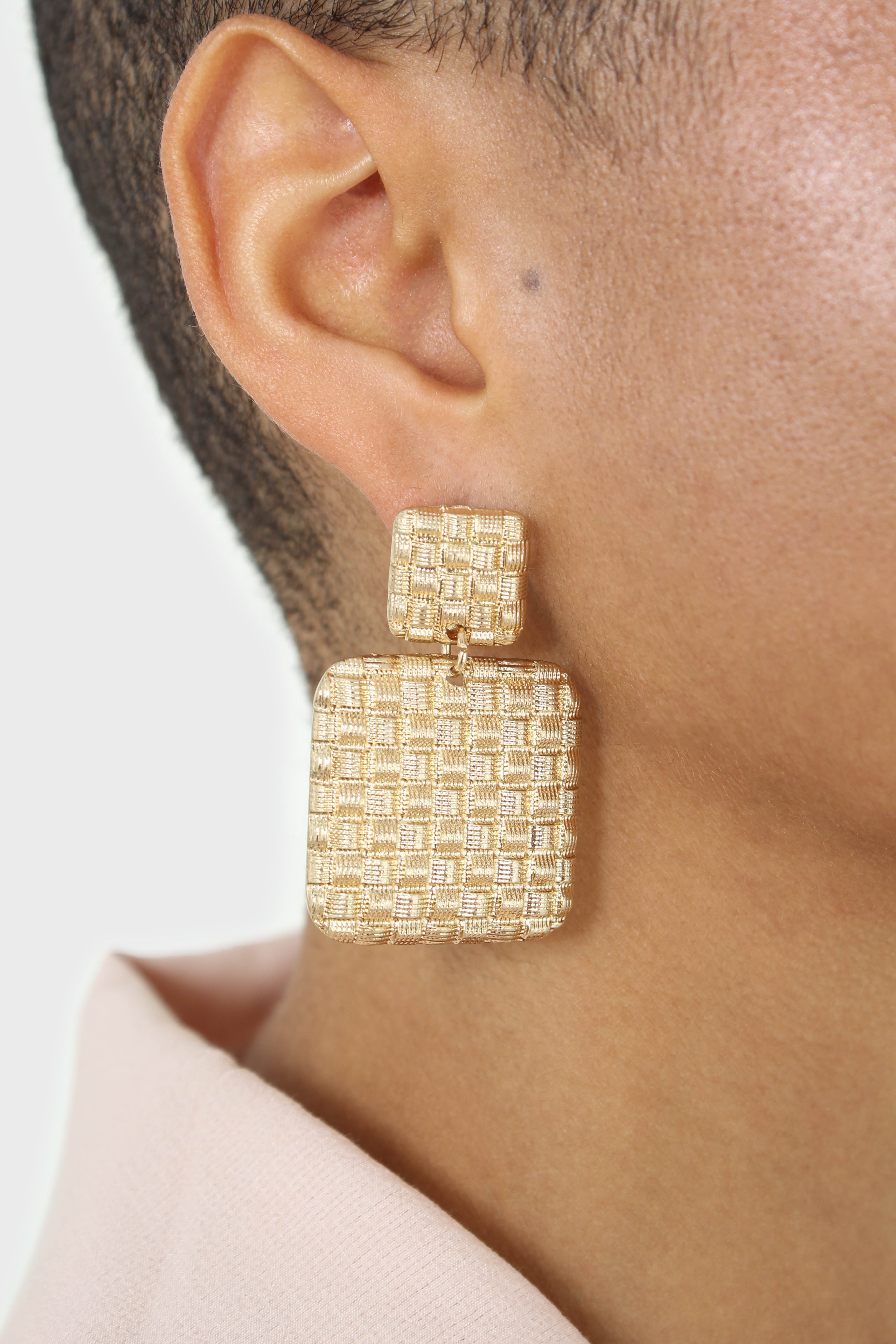 Gold woven square earrings_2