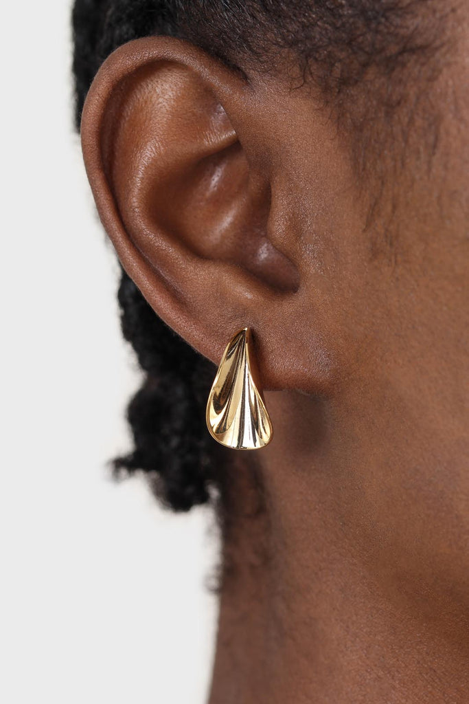 Gold pinched stud earrings_2