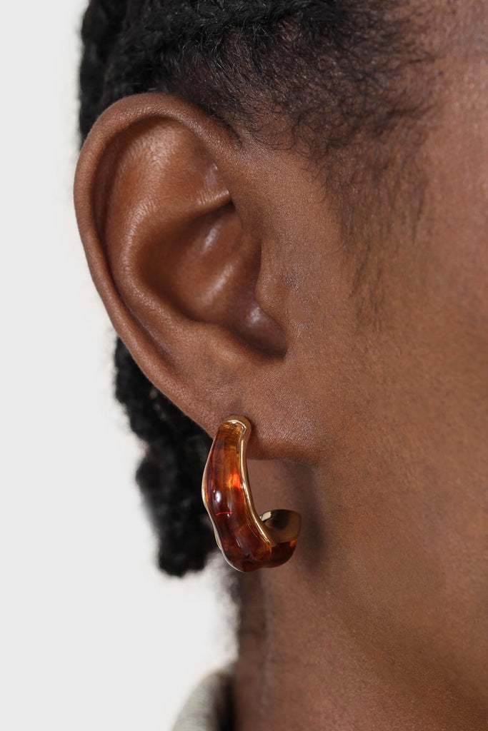 Gold and tortoise stud hoop earrings_2