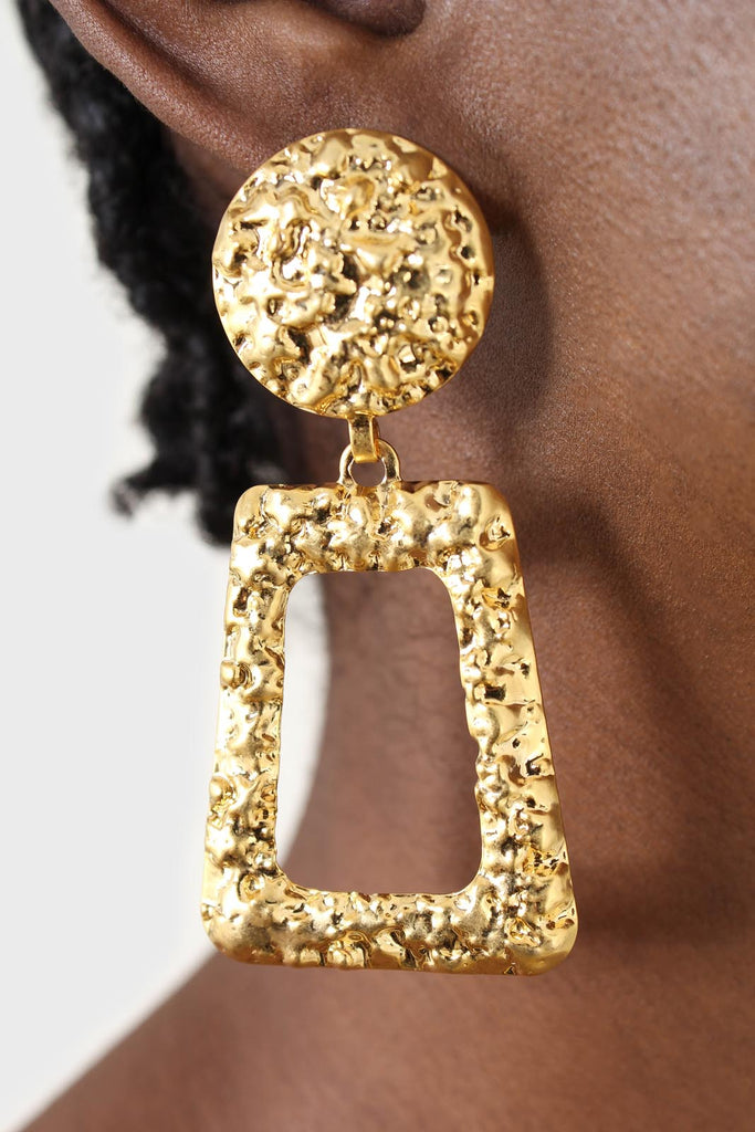 Gold irregular texture rectangle earrings_5