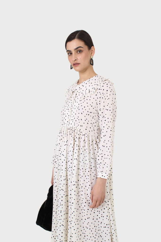 Ivory and black polka dot decorative collar dress_7