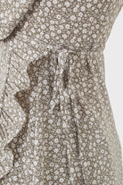 Ditsy floral print pleated ruffle V neck dress_8