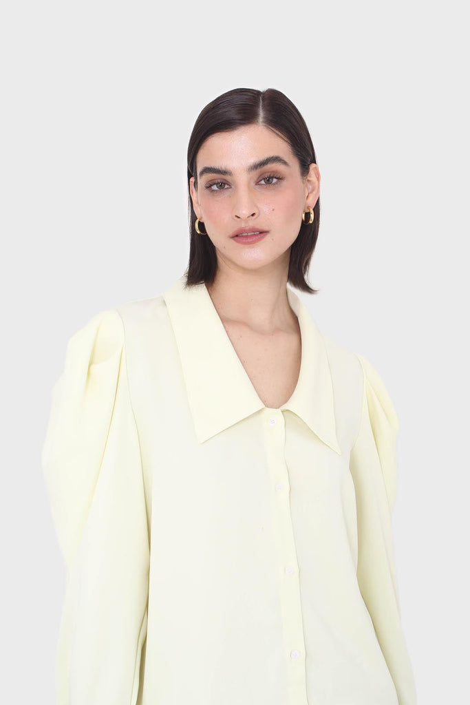 Yellow pointed collar blouse_4
