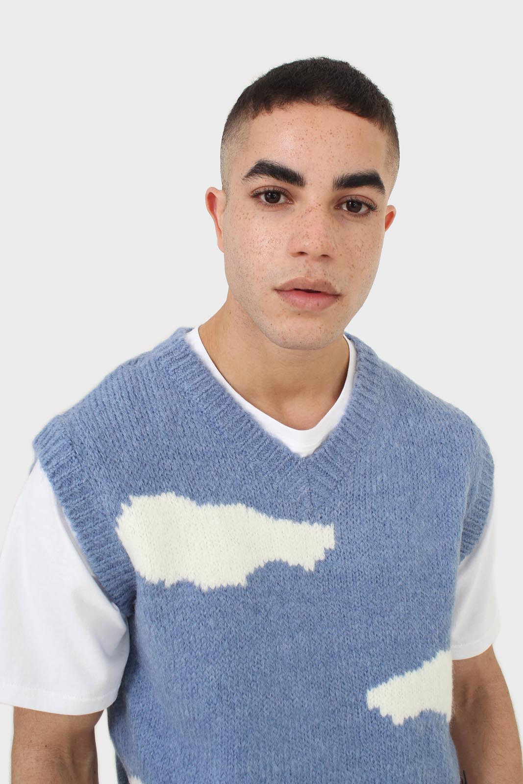 Blue and white intarsia cloud wool blend vest_6