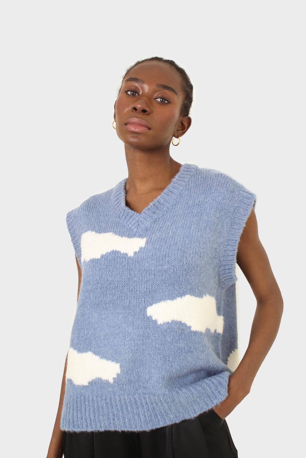 Blue and white intarsia cloud wool blend vest_4