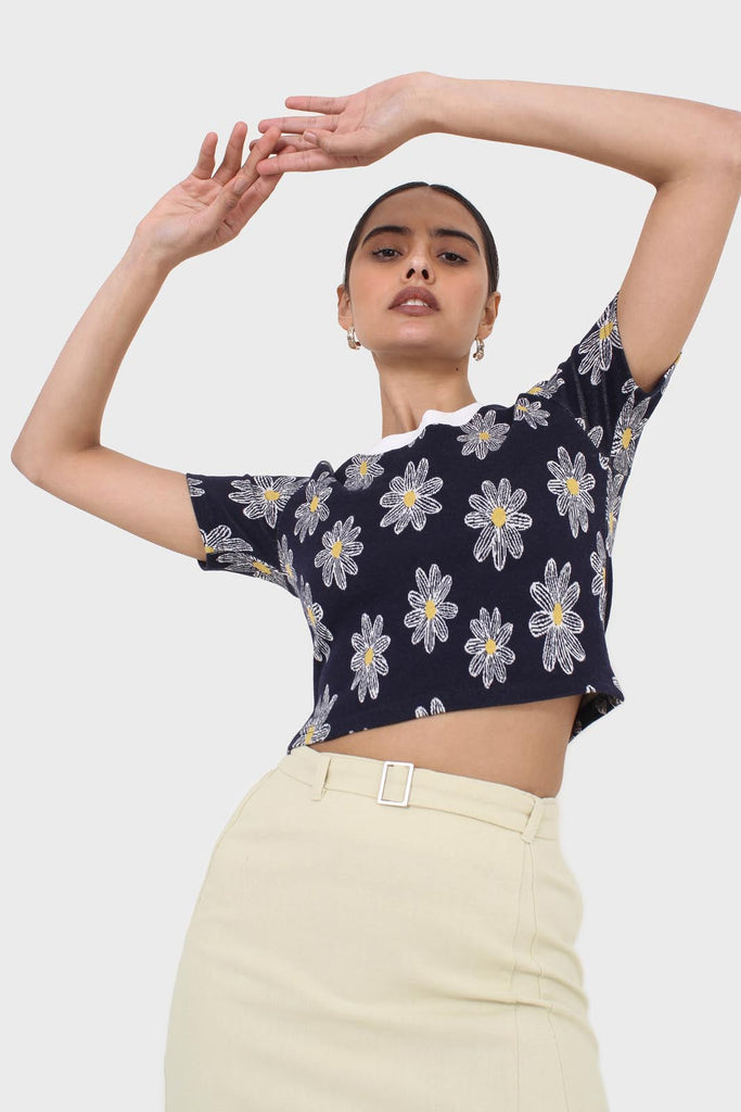 Black large daisy print  cropped tee_6