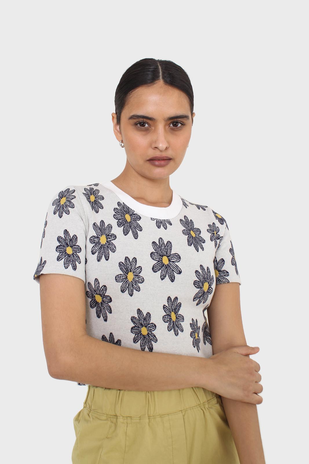 Ivory large daisy print  cropped tee_7