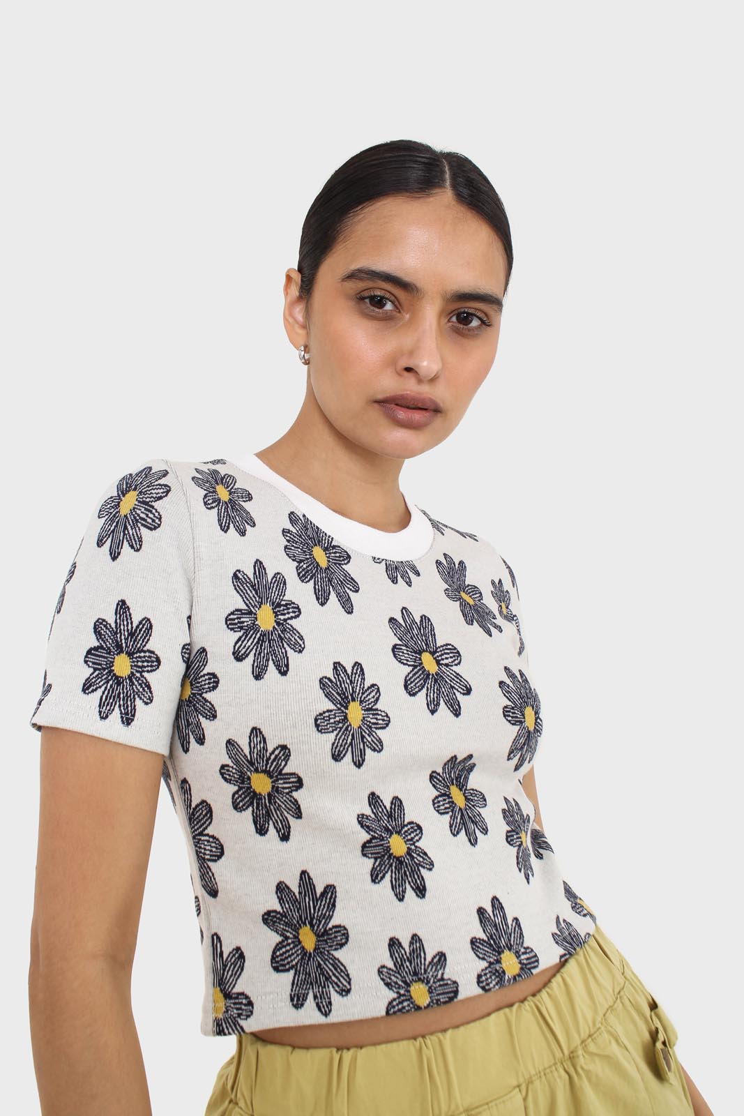 Ivory large daisy print  cropped tee_9