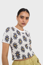 Ivory large daisy print  cropped tee_9