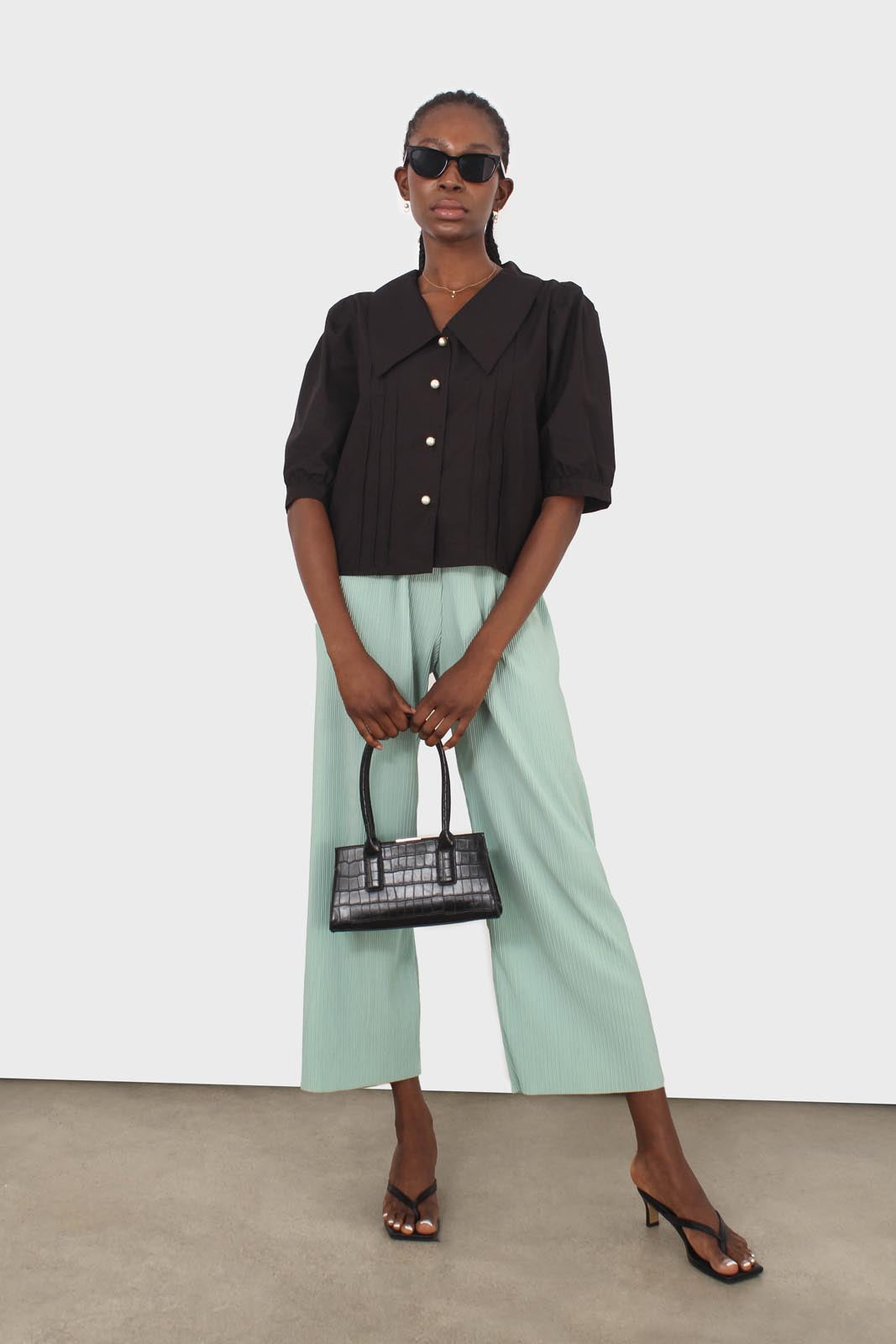 Black large collar pleated 3/4 sleeve pearl button blouse_2