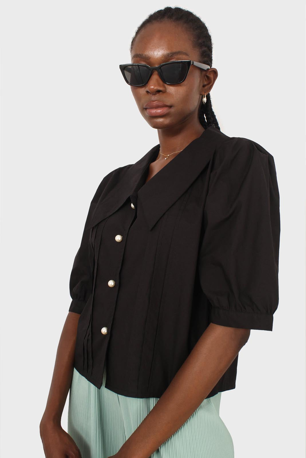 Black large collar pleated 3/4 sleeve pearl button blouse_5