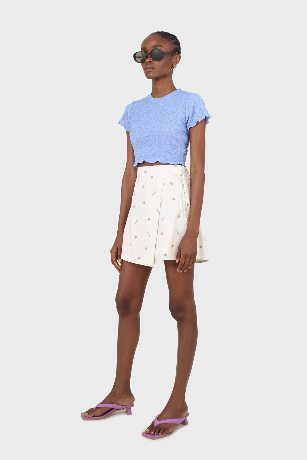 Ivory daisy print asymmetric tie skort_5