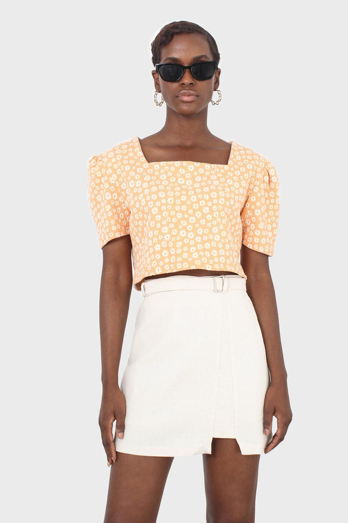 Orange daisies square neckline puff sleeve cropped top_8