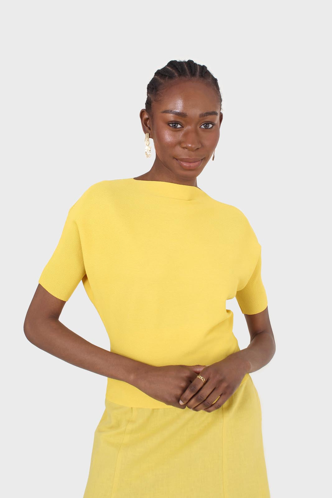 Mustard horizontal rib short sleeved knit top_1