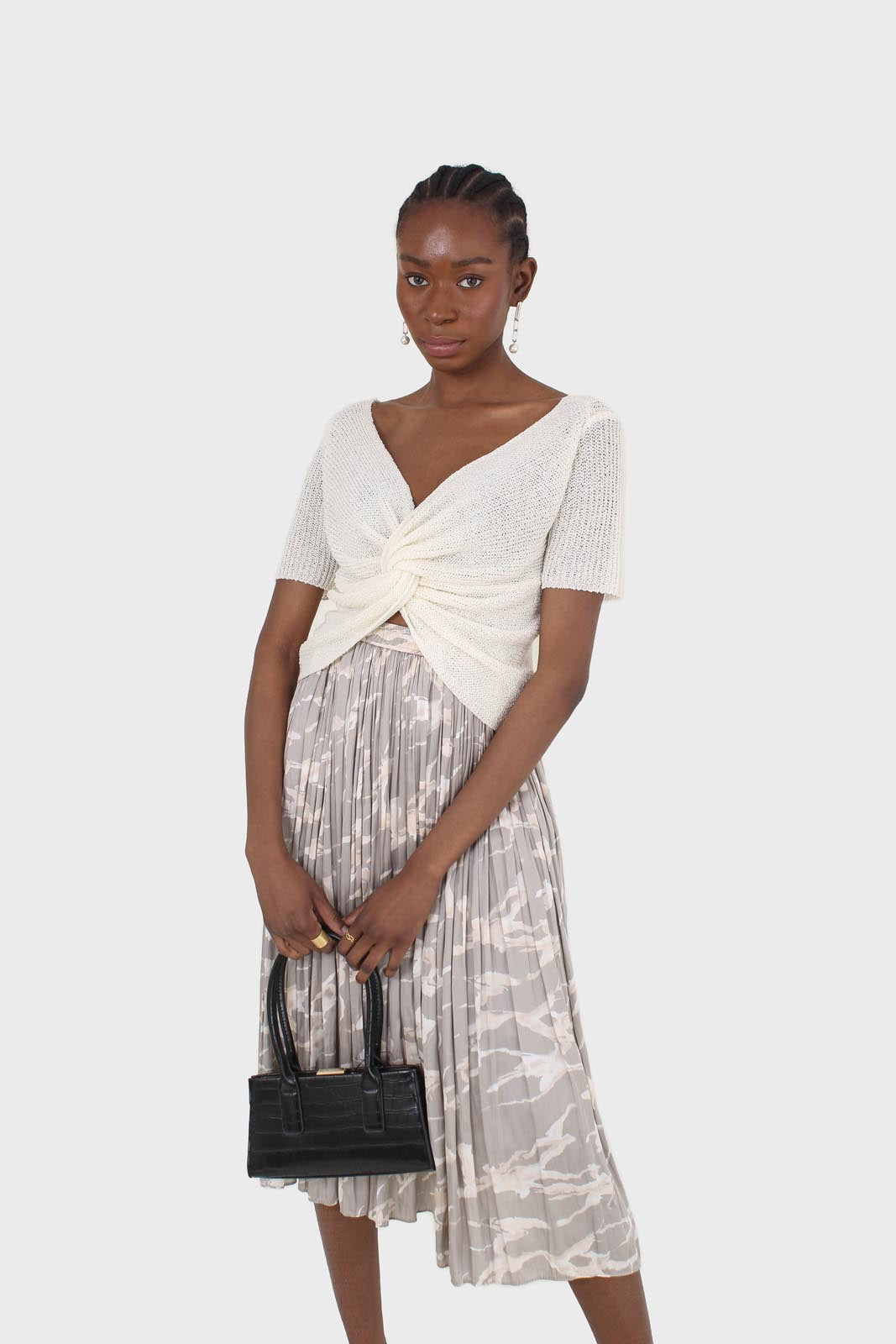 Ivory twist front Knitted short sleeved shirt_4