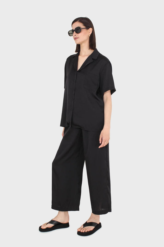 Black satin loose fit trousers_4