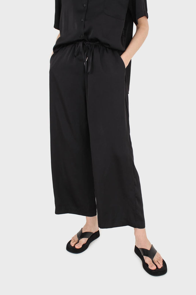 Black satin loose fit trousers_6