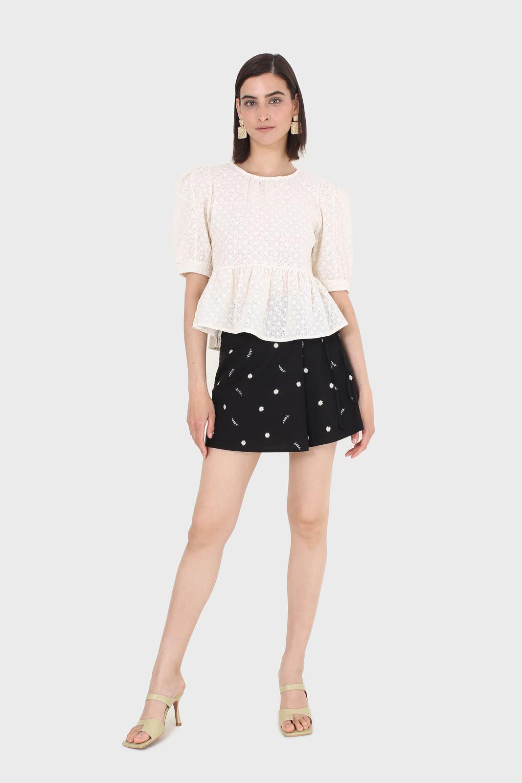 Black daisy print asymmetric tie skirt_1