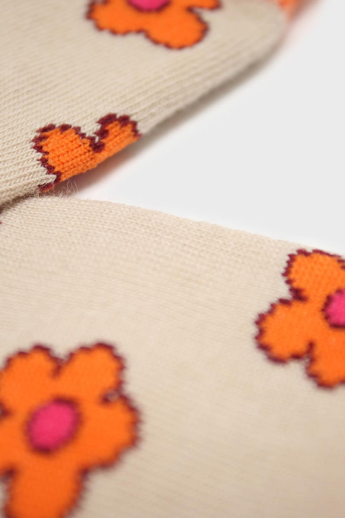 Beige and orange daisy print socks_2