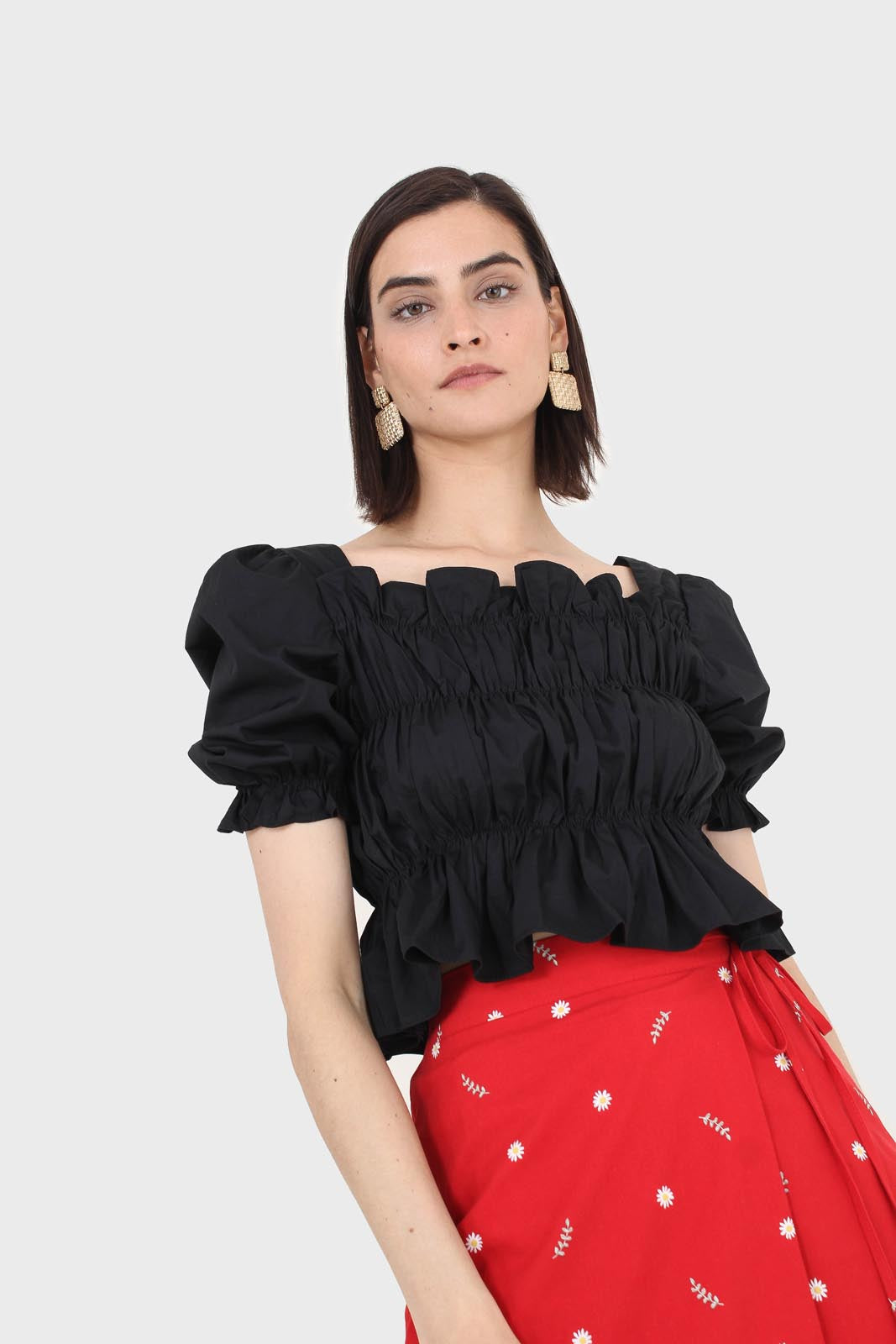 Black ruched puff sleeve cropped top_10