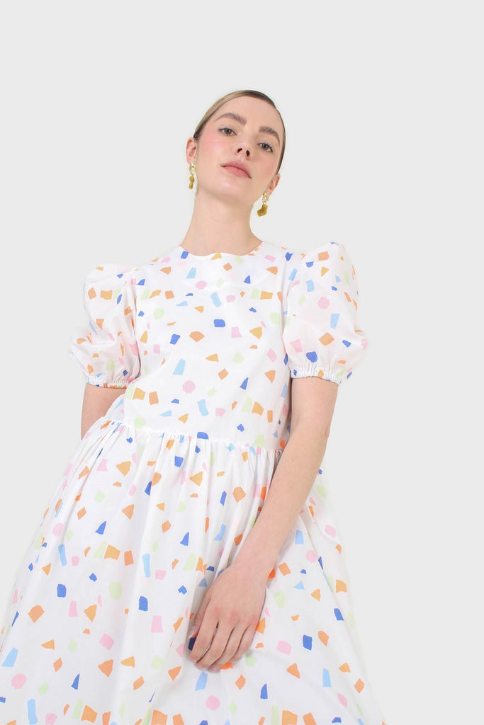 White and multicolour geometric print midi dress_10