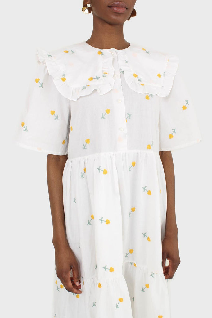 White floral embroidery giant collar dress_8
