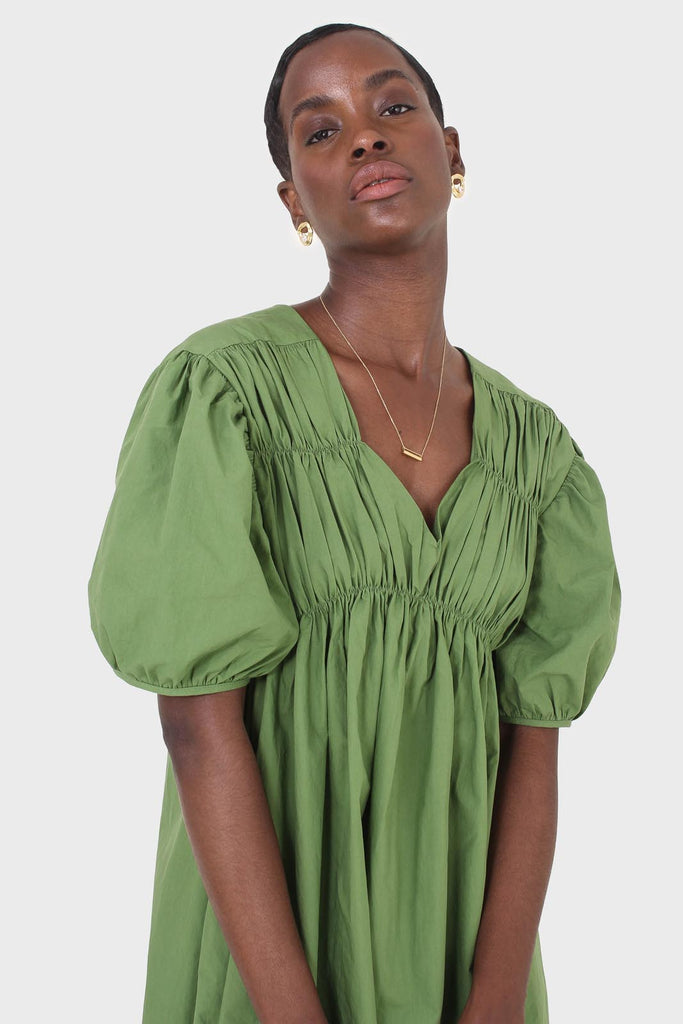 Green ruched seam V neck dress_11