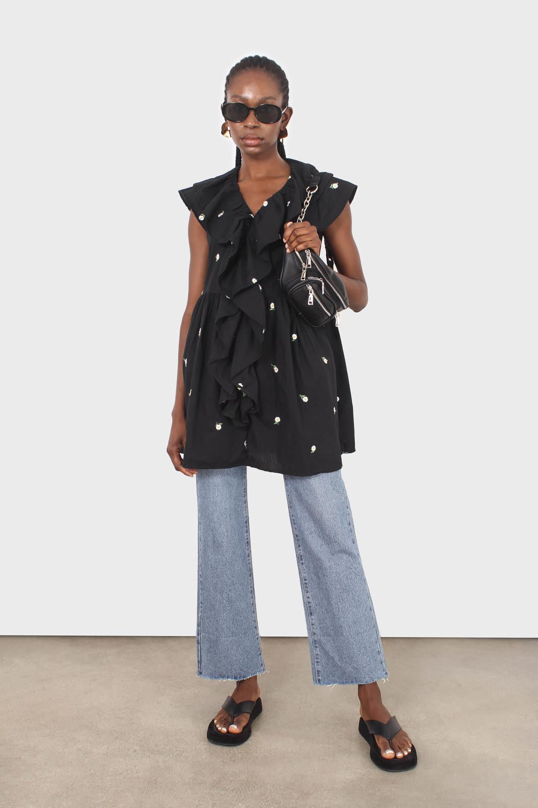 Black and white daisy ruffle dress_6