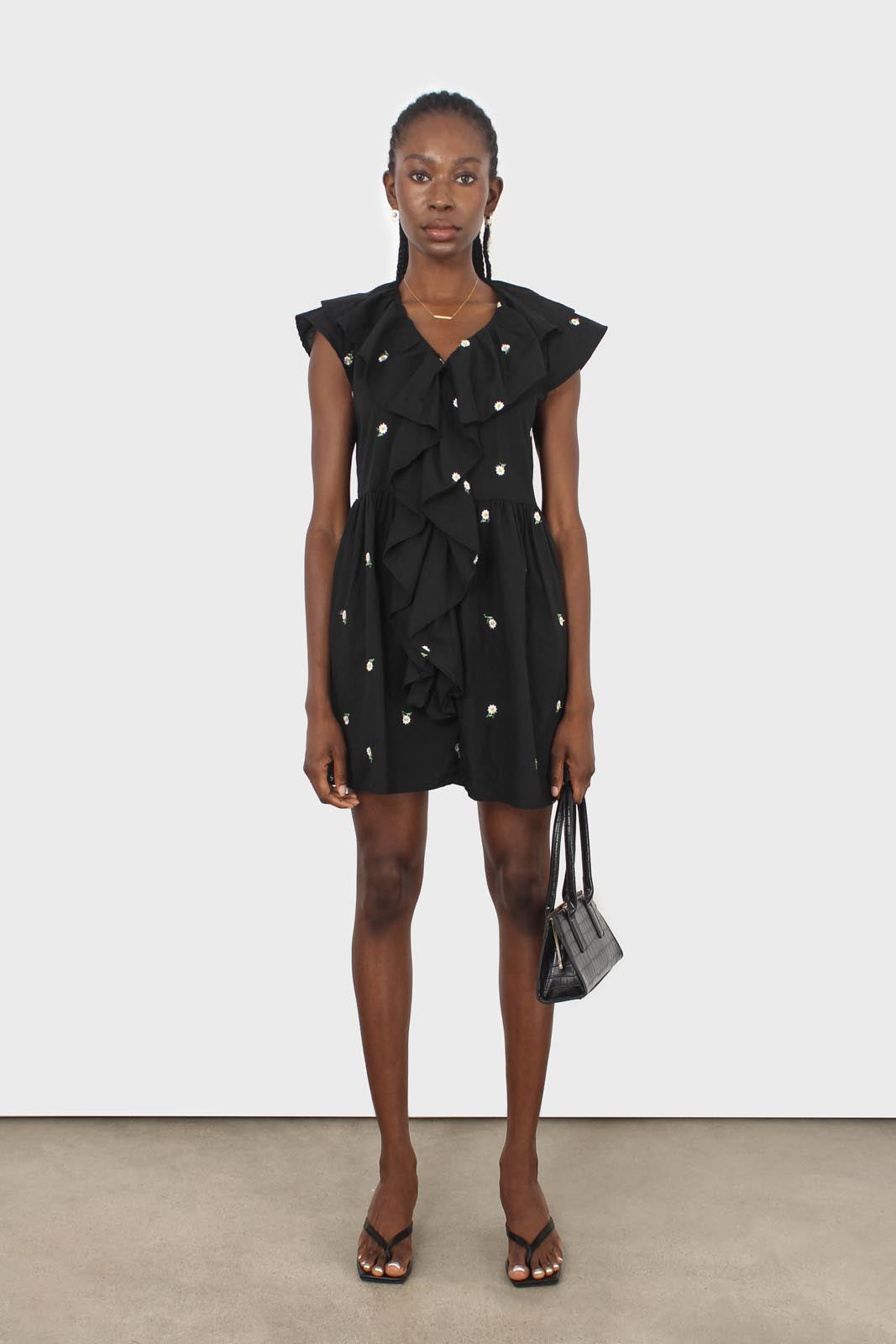 Black and white daisy ruffle dress_8