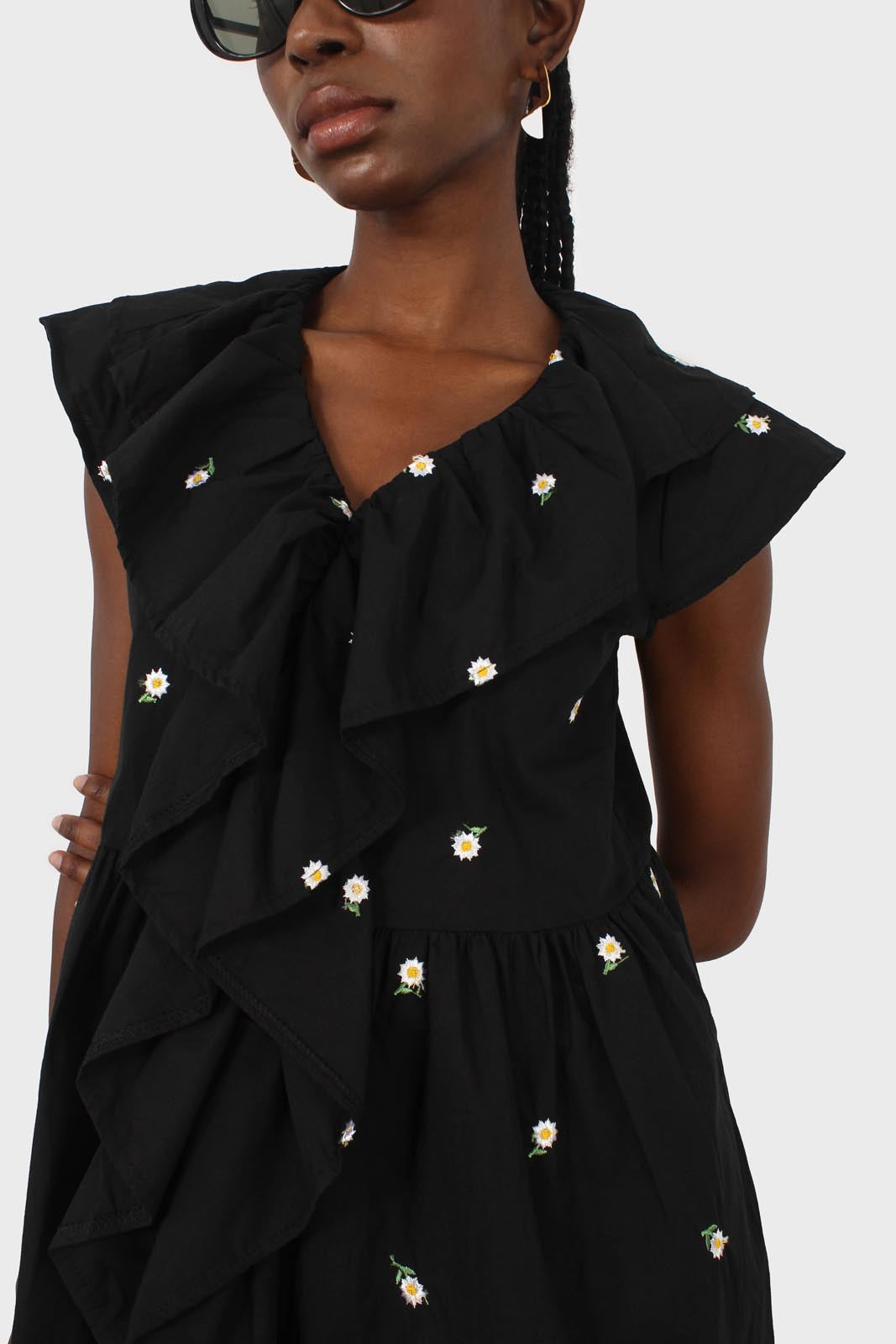 Black and white daisy ruffle dress_2