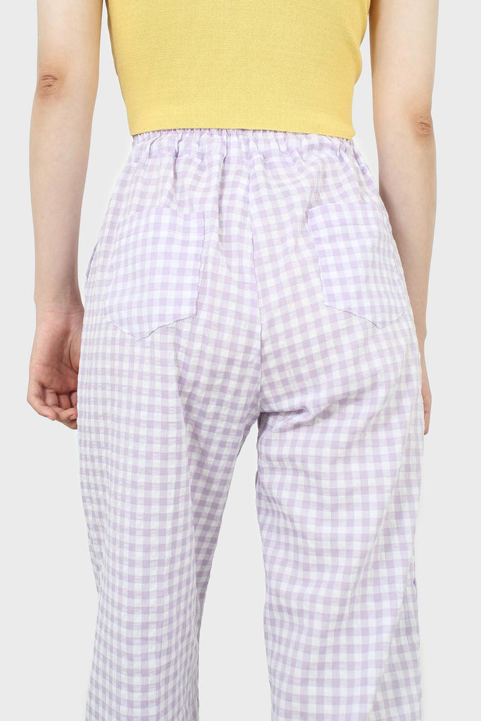 Lilac wrinkle gingham loose fit trousers_4