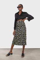 Black thick silky plunging tie front shirt_11