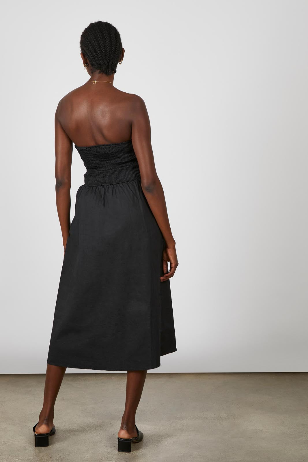 Black pleat detail smocked back strapless midi dress_3