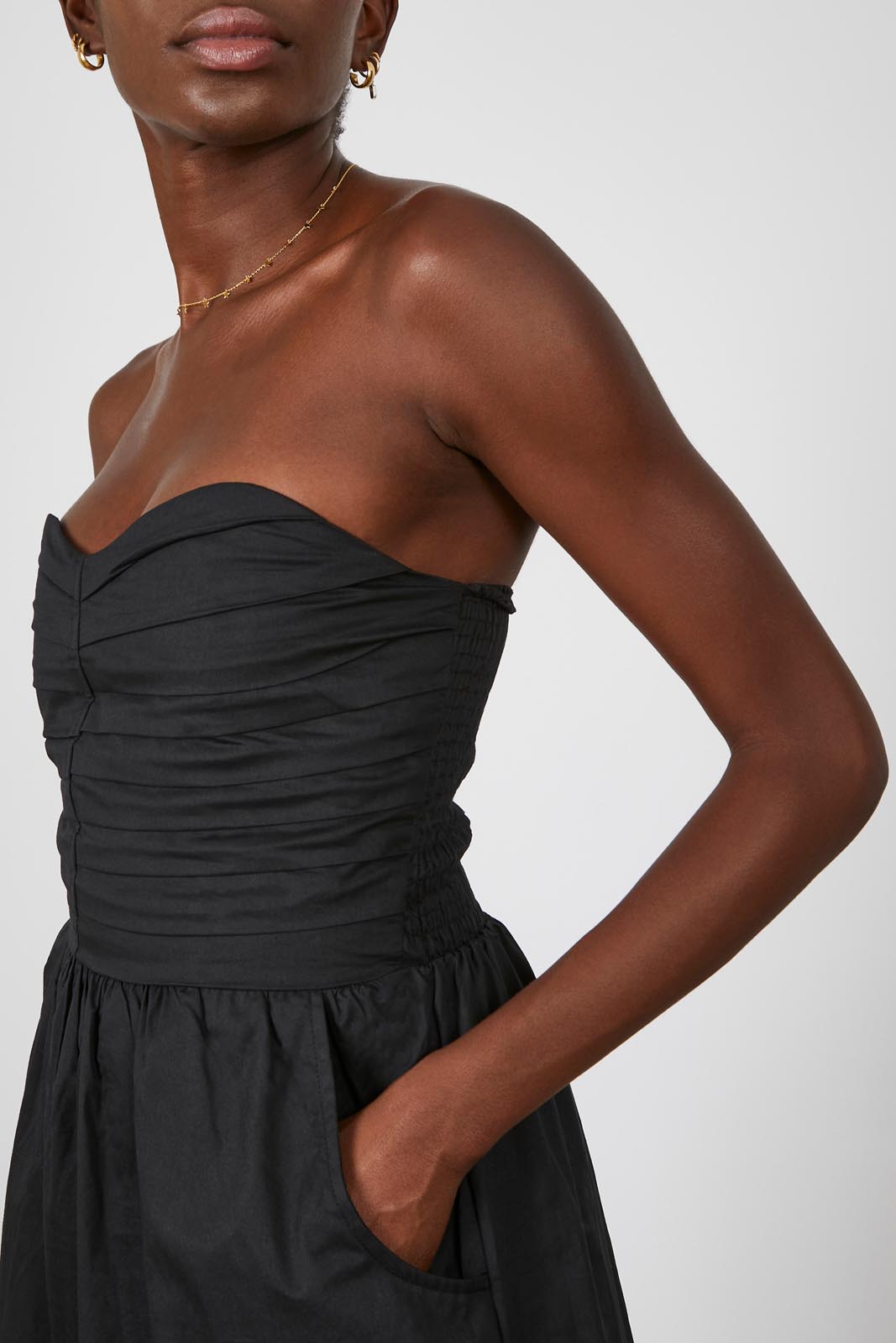 Black pleat detail smocked back strapless midi dress_2