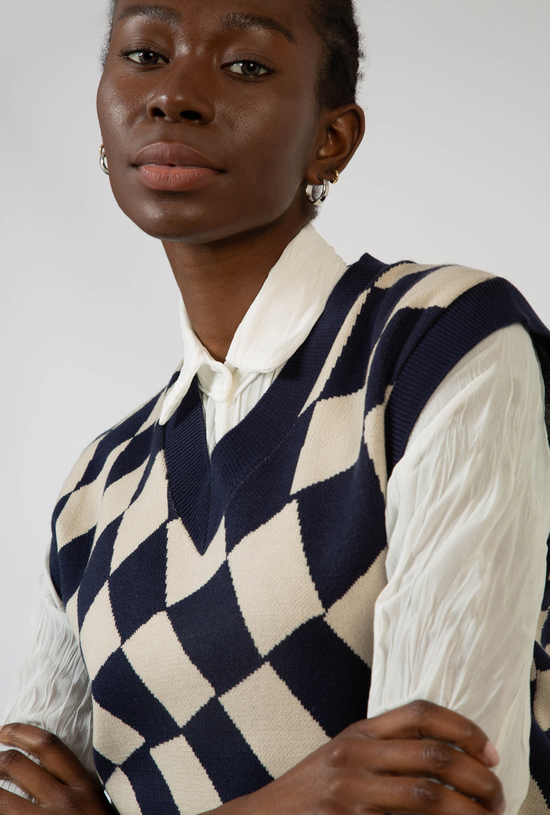 Navy and ivory psychedelic intarsia sweater vest_2