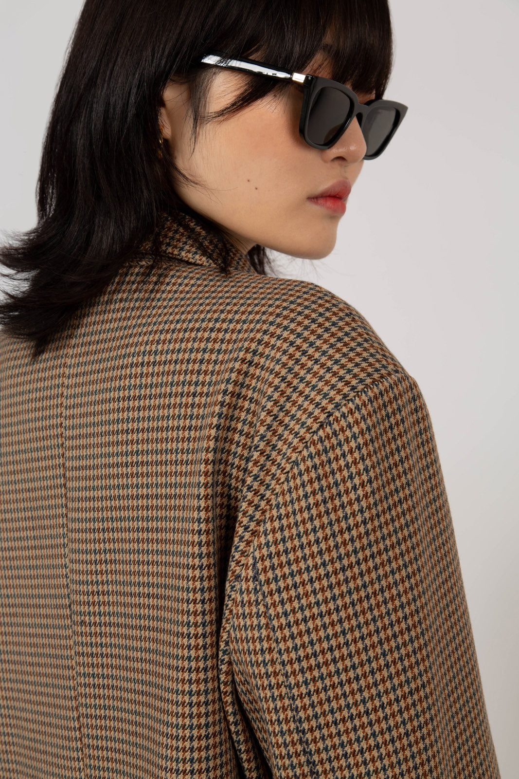 Brown and blue houndstooth single breasted blazer_4