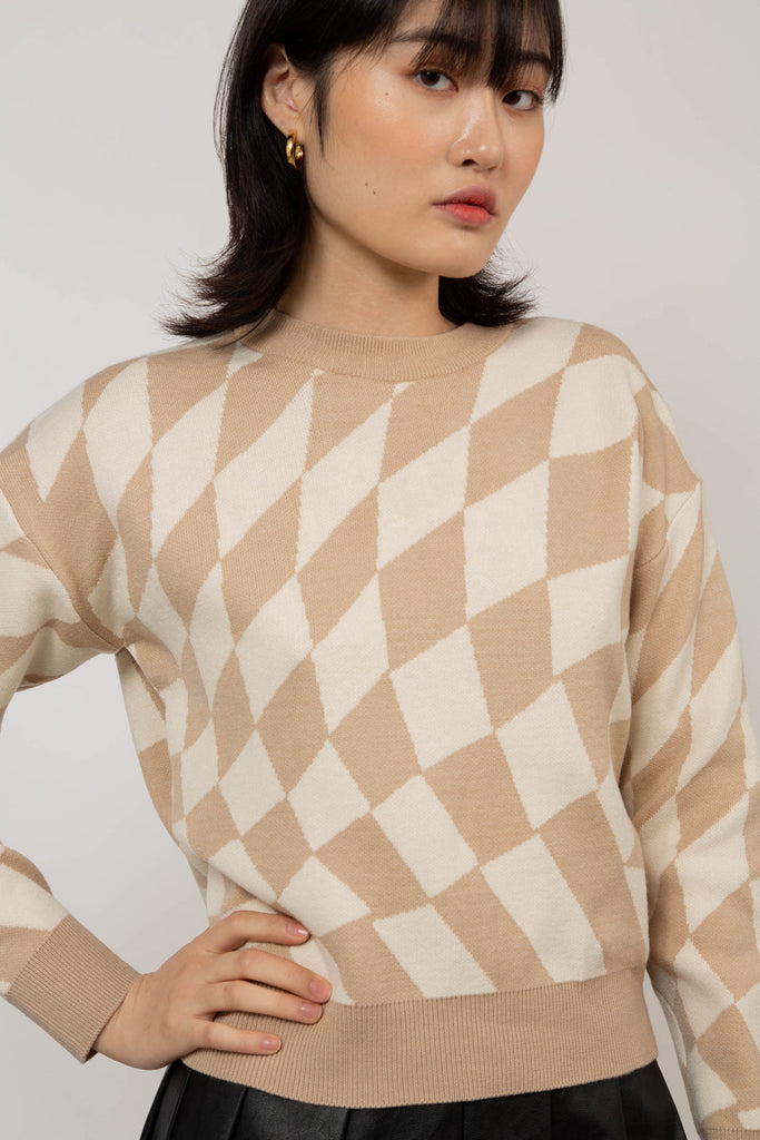 Beige and ivory psychedelic intarsia jumper_6