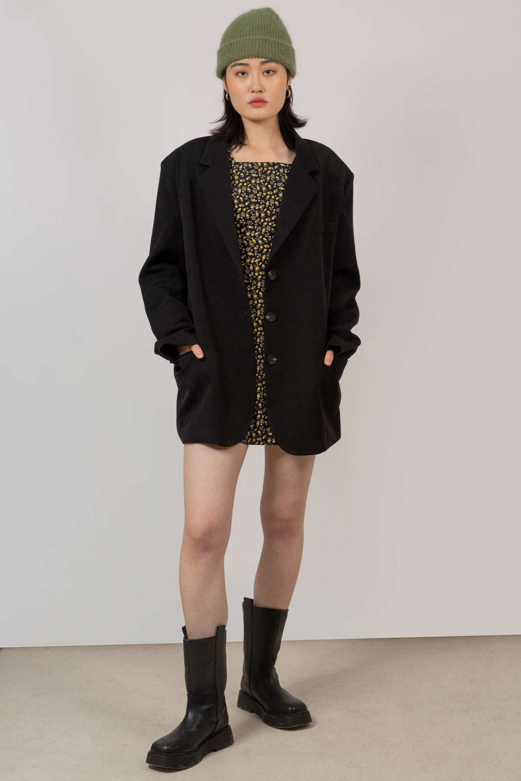 Black single breasted oversized blazer_6