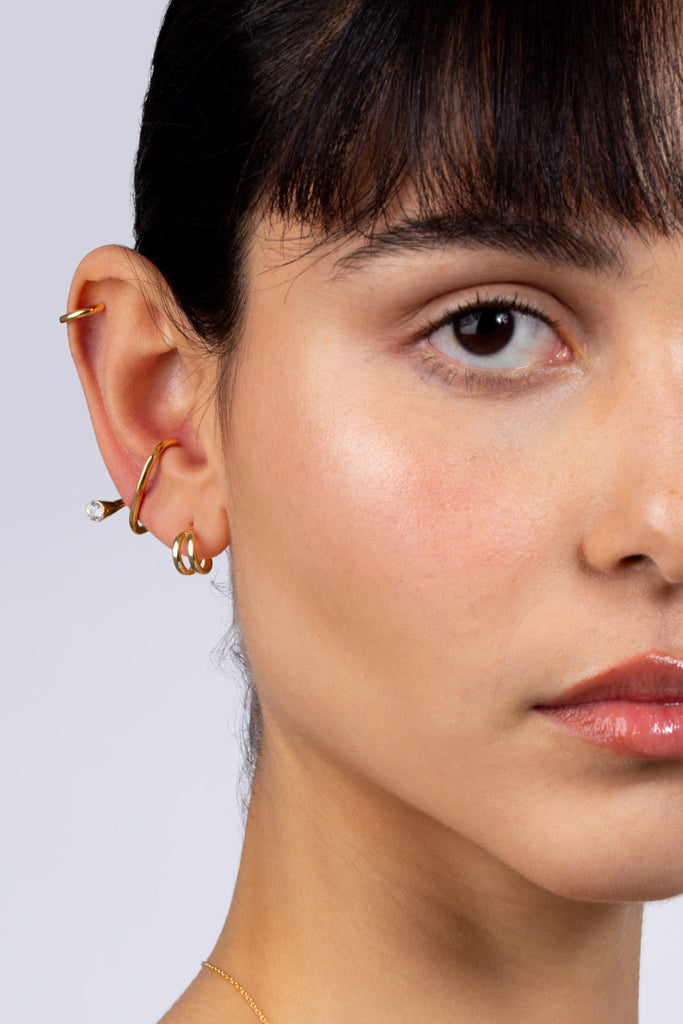 Gold large C earrings_5