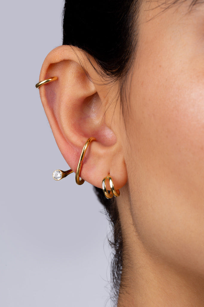 Gold large C earrings_4