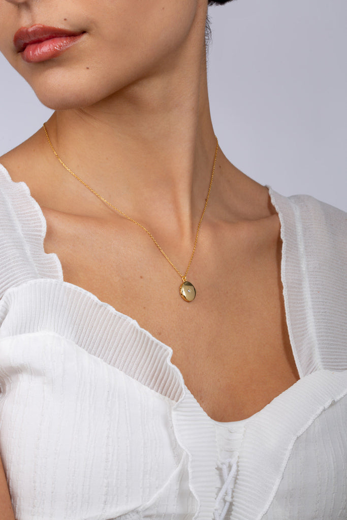 Gold pendant necklace - diamante locket_3