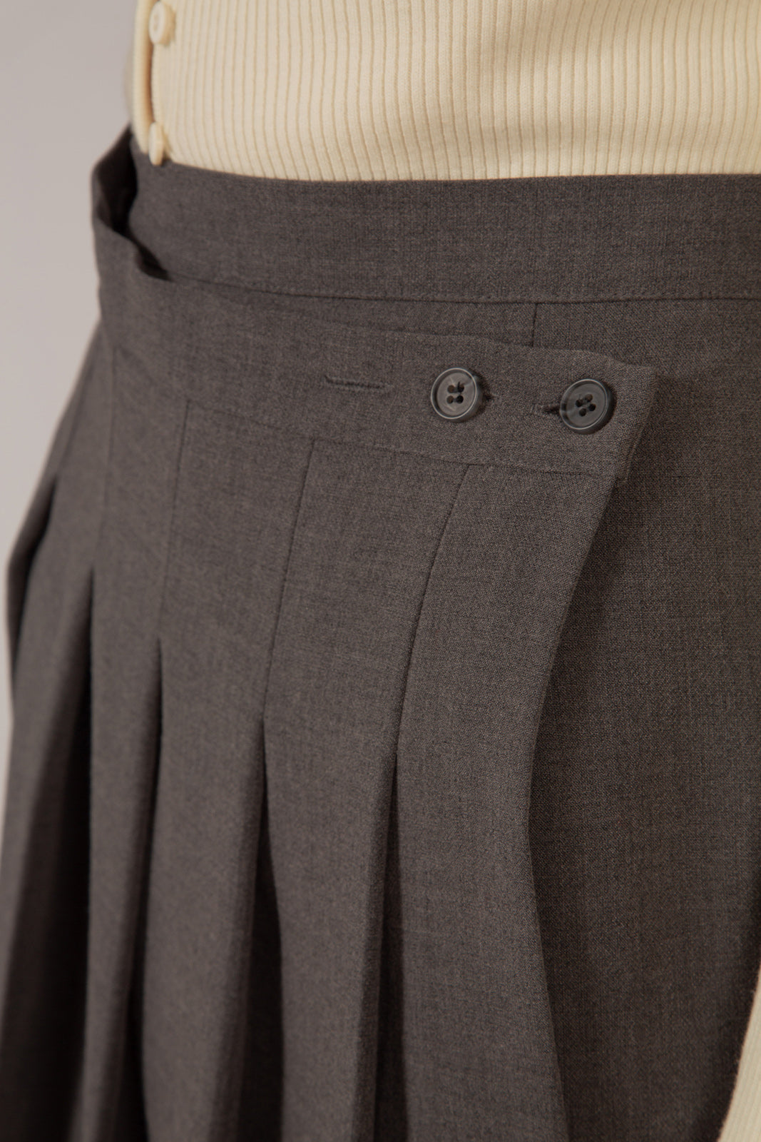 Charcoal asymmetric pleated mini skirt_4
