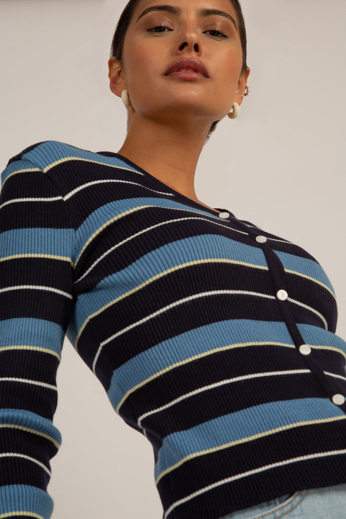 Black and blue striped knit top_5