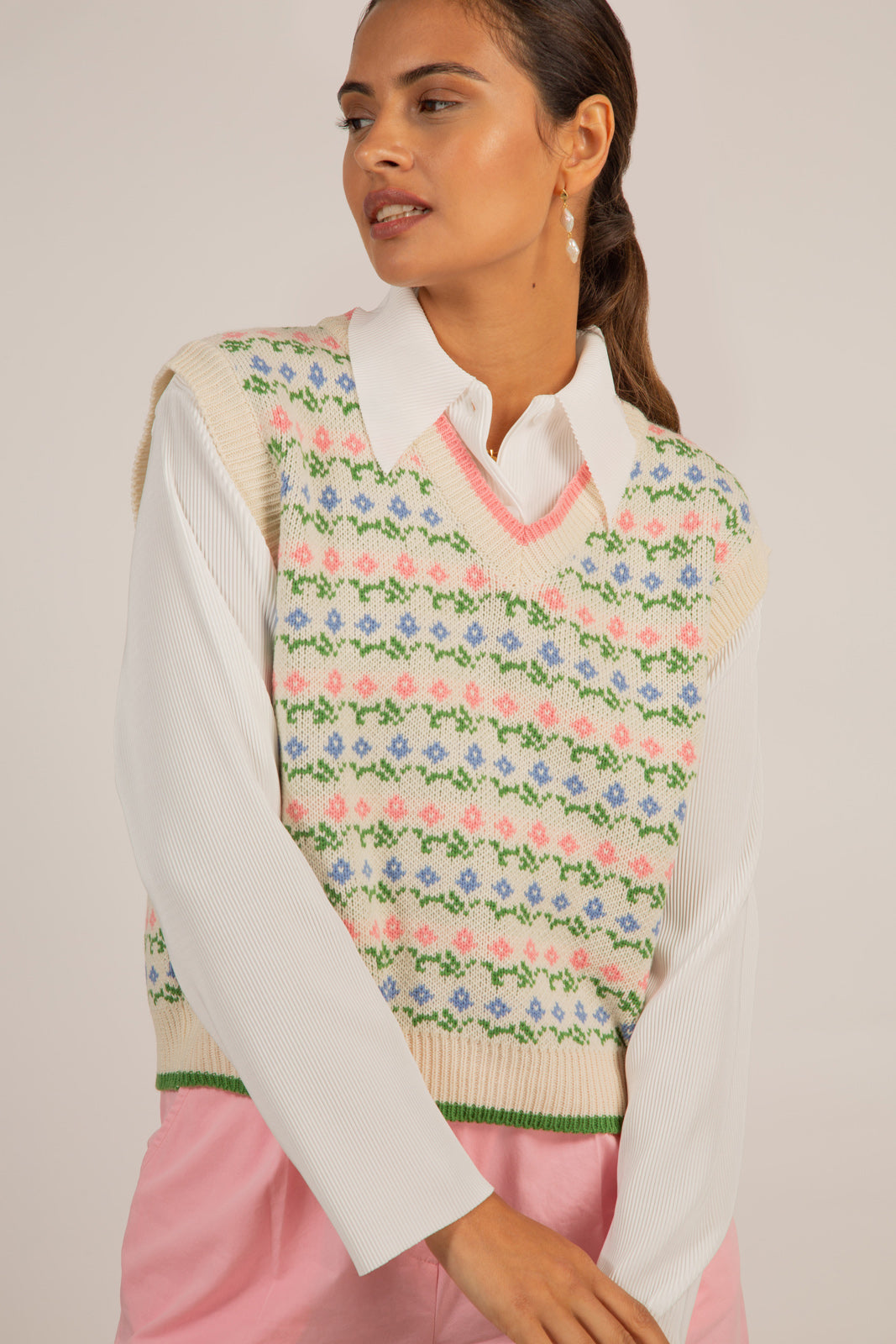 Pink and green tiny intarsia flower sweater vest