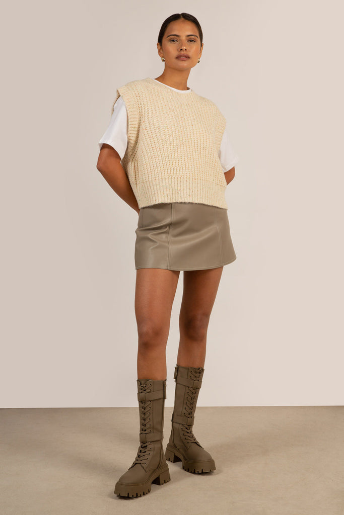 Oatmeal flecked ribbed sweater vest_3