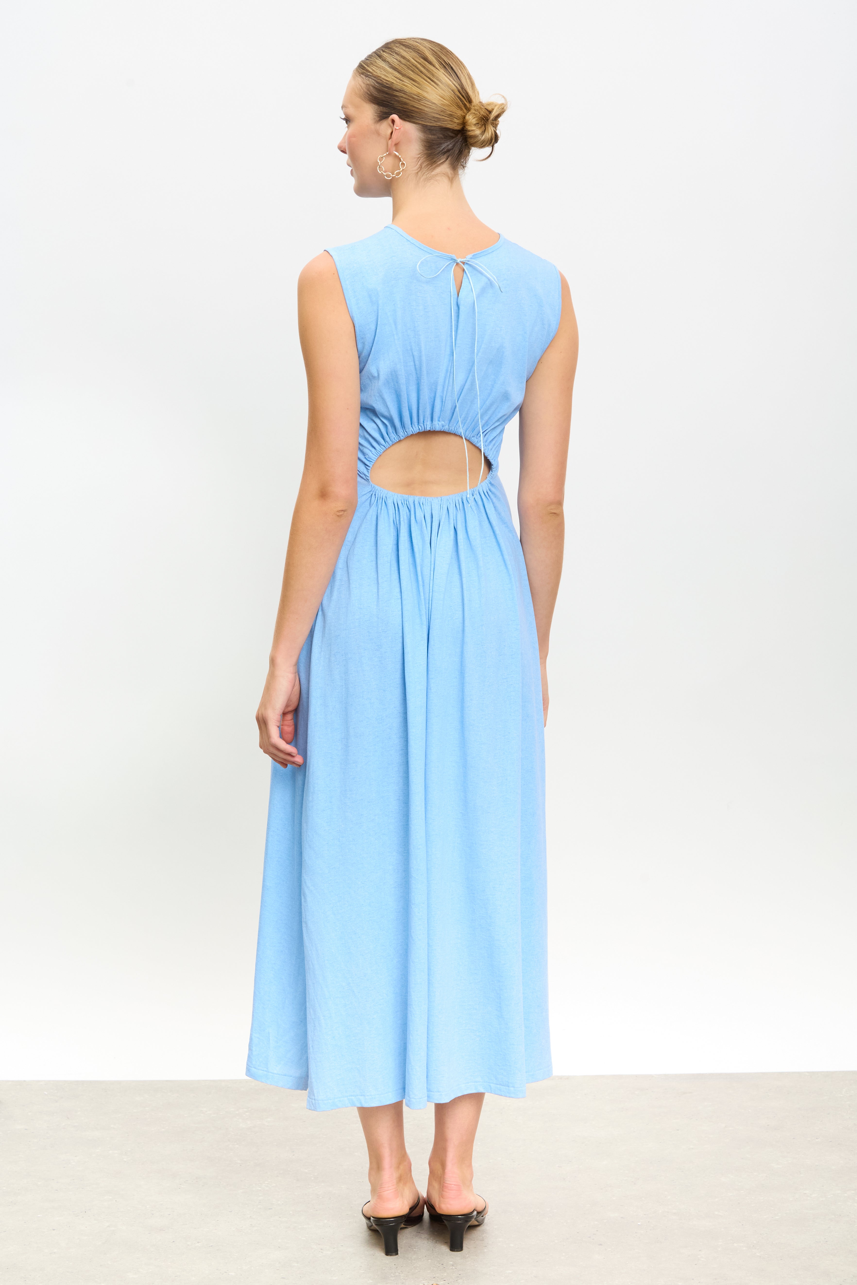 Baby blue peek back jersey dress_1