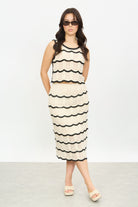 Beige and black scalloped crochet knit tank_4