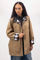 Beige and plaid reversible contrast collar jacket_1