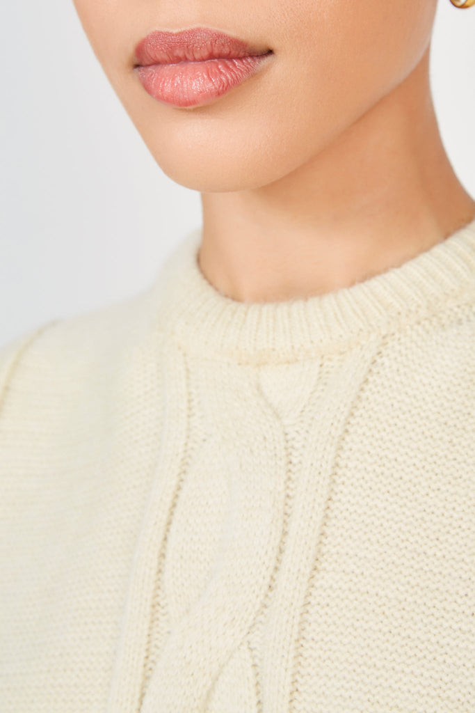 Beige cableknit sweater vest_4